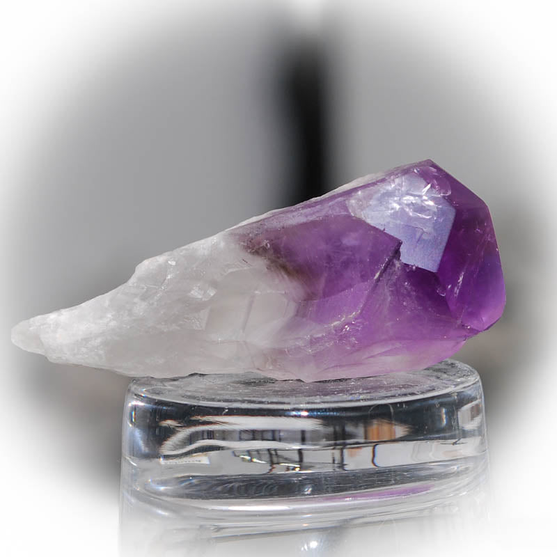 Amethyst Kristallspitze aus Uruguay - Natürliche Heilsteine für Meditation und Energiearbeit - Kehuna Stones and Senses