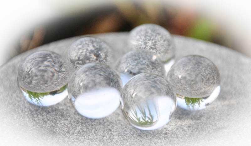 Hochwertige Bergkristall Edelsteinkugel für Harmonie und Klarheit - Kehuna Stones and Senses