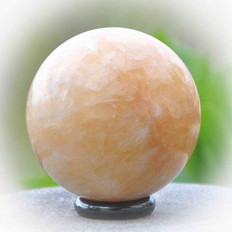 Calcit Edelsteinkugel 5,5 cm - Kehuna Stones and Senses