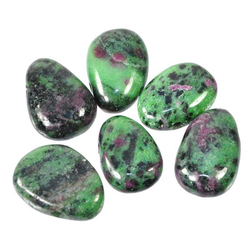 Zoisit mit Rubin Trommelstein Anhänger - Kehuna Stones and Senses