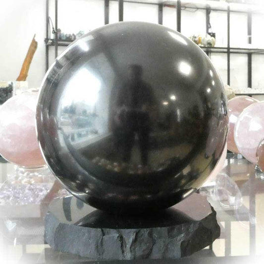 Schungit Kugel XXXL - Kehuna Stones and Senses