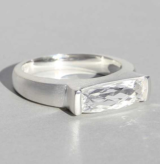 Silberring mit edlem Bergkristall - Kehuna Stones and Senses