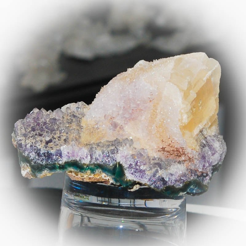 Amethyst Drusen Stück mit calcit - Kehuna Stones and Senses