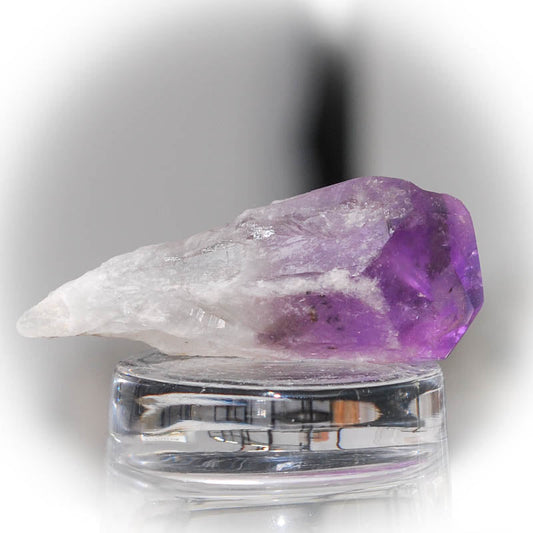 Amethyst Kristallspitze aus Uruguay - Natürliche Heilsteine für Meditation und Energiearbeit - Kehuna Stones and Senses