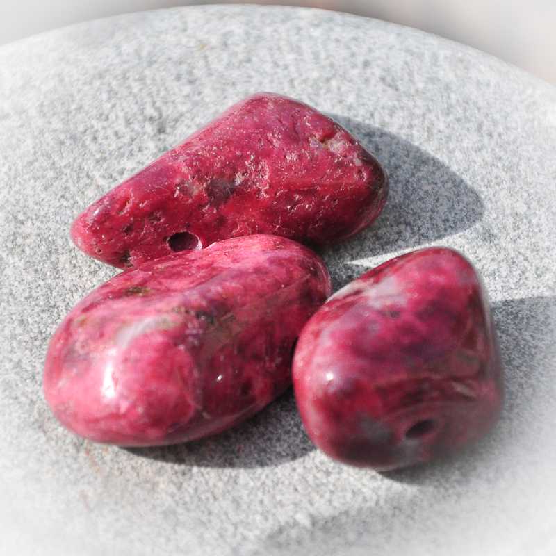 Thulit gebohrt - Kehuna Stones and Senses