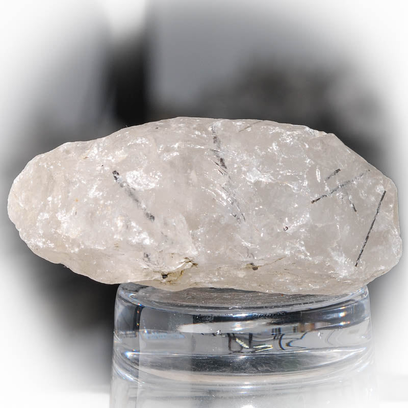 Schwarzer Turmalin im Quarz Rohstein - Kehuna Stones and Senses