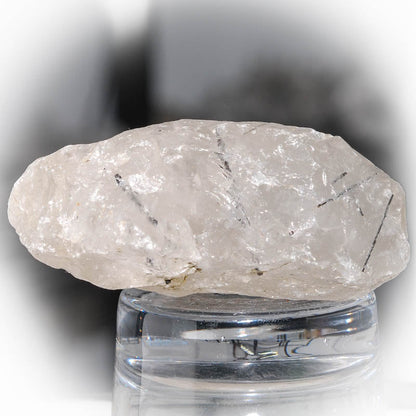 Schwarzer Turmalin im Quarz Rohstein - Kehuna Stones and Senses