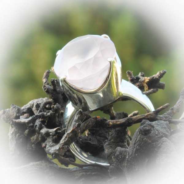 Rosenquarz Ring in Silber gefasst