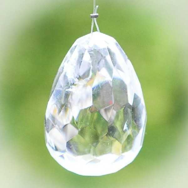 Regenbogenkristall aus Bergkristall, Fensterkristall, Tropfen ca. 5 cm